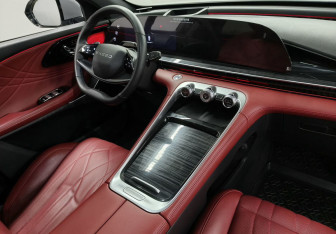 Подержанный автомобиль Exeed RX 2024 года (10 фото)