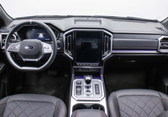 Подержанный автомобиль JAC T9 2024 года (11 фото)