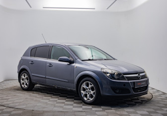 Подержанный автомобиль Opel Astra Hatchback 2006 года (3 фото)