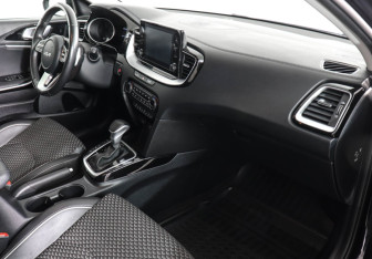 Подержанный автомобиль Kia Ceed Wagon 2021 года (12 фото)