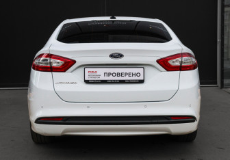 Подержанный автомобиль Ford Mondeo Sedan 2018 года (5 фото)