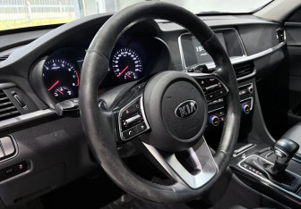 Подержанный автомобиль Kia Optima Sedan 2020 года (13 фото)