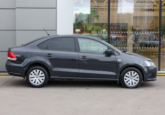 Подержанный автомобиль Volkswagen Polo Sedan 2013 года (4 фото)
