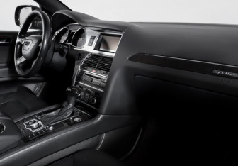 Подержанный автомобиль Audi Q7 2013 года (9 фото)