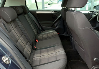 Подержанный автомобиль Volkswagen Golf Hatchback 2012 года (19 фото)