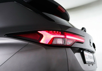 Подержанный автомобиль Mitsubishi Outlander 2022 года (8 фото)