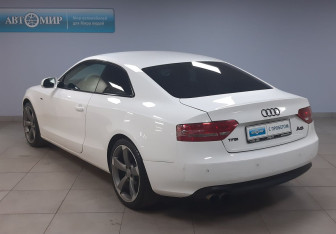 Подержанный автомобиль Audi A5 Coupe 2010 года (7 фото)
