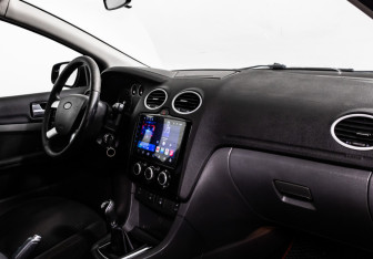 Подержанный автомобиль Ford Focus Hatchback 2006 года (9 фото)