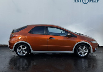 Подержанный автомобиль Honda Civic Hatchback 2008 года (4 фото)