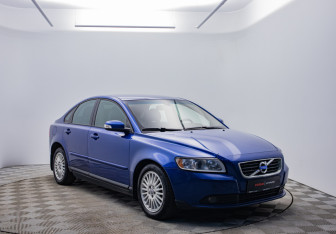 Подержанный автомобиль Volvo S40 2007 года (7 фото)