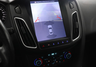 Подержанный автомобиль Ford Focus Hatchback 2018 года (13 фото)