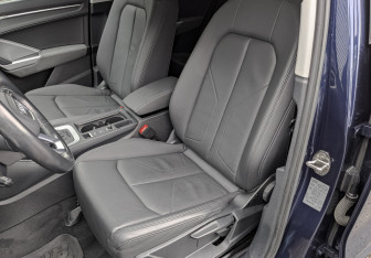 Подержанный автомобиль Audi Q3 2021 года (20 фото)