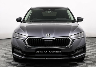 Подержанный автомобиль Skoda Octavia Liftback 2020 года (2 фото)