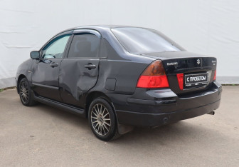 Подержанный автомобиль Suzuki Liana Sedan 2006 года (6 фото)