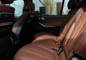 Новый BMW X7 2024 (12 фото)