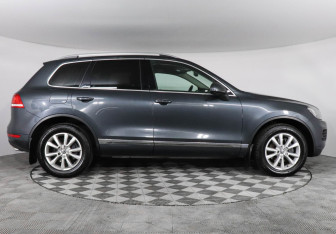 Подержанный автомобиль Volkswagen Touareg 2012 года (4 фото)