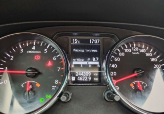 Подержанный автомобиль Nissan Qashqai 2012 года (12 фото)
