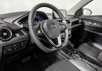 Подержанный автомобиль Changan Alsvin 2023 года (13 фото)