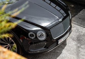 Подержанный автомобиль Bentley Bentayga 2016 года (15 фото)