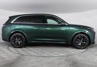 Подержанный автомобиль LiXiang L7 2023 года (4 фото)