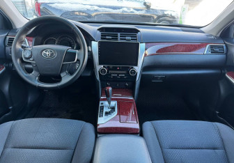 Подержанный автомобиль Toyota Camry Sedan 2012 года (9 фото)