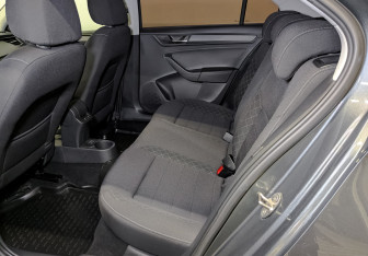 Подержанный автомобиль Skoda Rapid Liftback 2021 года (11 фото)