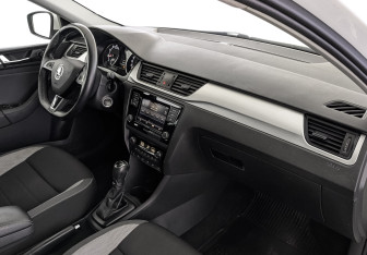 Подержанный автомобиль Skoda Rapid Liftback 2019 года (13 фото)