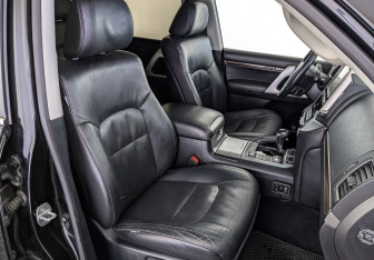 Подержанный автомобиль Toyota Land Cruiser Suv 2017 года (24 фото)