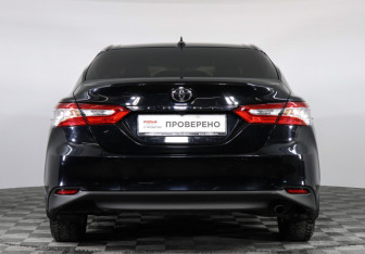 Подержанный автомобиль Toyota Camry Sedan 2019 года (6 фото)