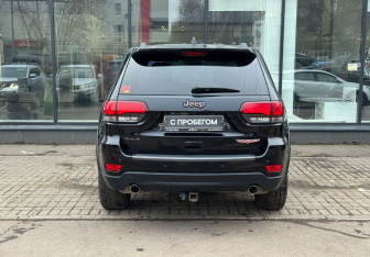 Подержанный автомобиль Jeep Grand Cherokee 2019 года (7 фото)