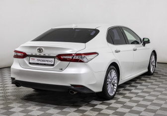 Подержанный автомобиль Toyota Camry Sedan 2018 года (5 фото)