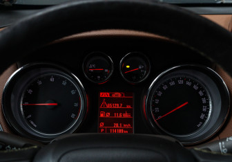 Подержанный автомобиль Opel Mokka 2013 года (14 фото)