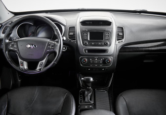 Подержанный автомобиль Kia Sorento 2014 года (11 фото)