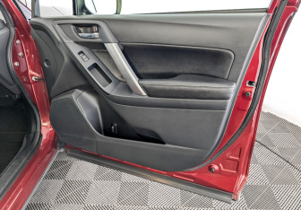 Подержанный автомобиль Subaru Forester Suv 2014 года (25 фото)