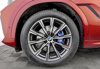 Подержанный автомобиль BMW X6 2020 года (18 фото)