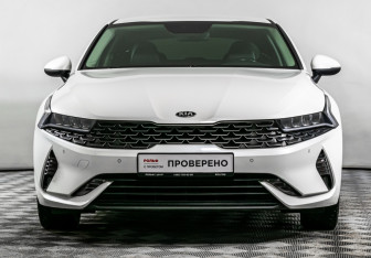 Подержанный автомобиль Kia K5 2021 года (2 фото)
