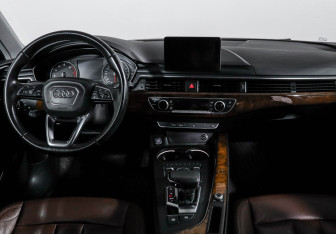 Подержанный автомобиль Audi A4 Sedan 2016 года (12 фото)