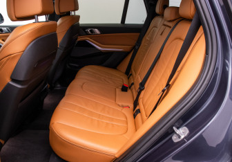 Подержанный автомобиль BMW X5 2020 года (11 фото)