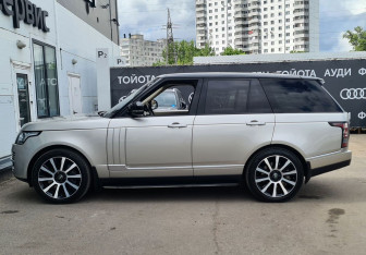 Подержанный автомобиль Land Rover Range Rover 2015 года (5 фото)