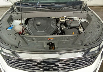 Подержанный автомобиль Geely Atlas 2024 года (16 фото)