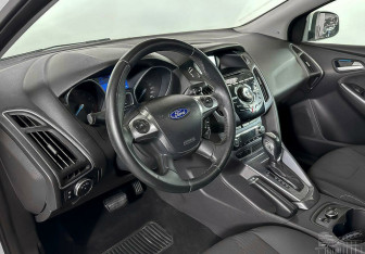 Подержанный автомобиль Ford Focus Hatchback 2012 года (7 фото)