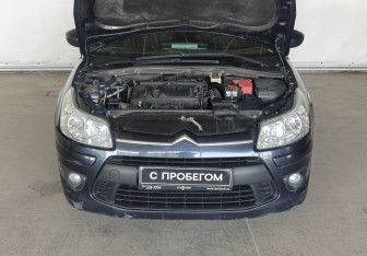 Подержанный автомобиль Citroen C4 Hatchback 2010 года (16 фото)