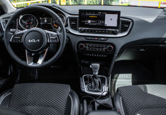 Подержанный автомобиль Kia Ceed Wagon 2021 года (12 фото)