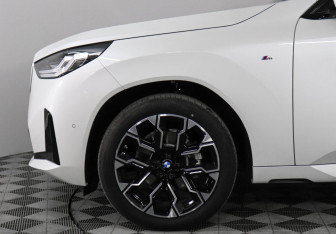 Новый BMW X3 2025 (8 фото)
