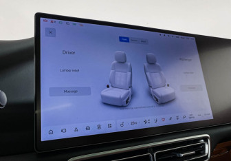 Подержанный автомобиль LiXiang L7 2024 года (19 фото)