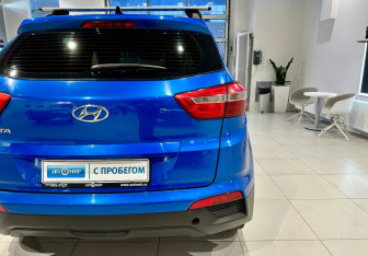 Подержанный автомобиль Hyundai Creta 2018 года (8 фото)