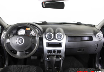 Подержанный автомобиль Renault Logan Sedan 2011 года (13 фото)
