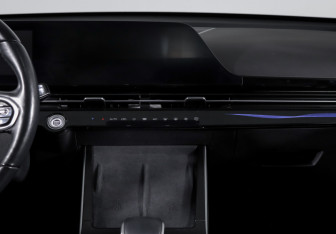 Подержанный автомобиль Omoda C5 2023 года (13 фото)