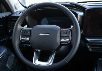 Подержанный автомобиль Haval H3 2024 года (17 фото)