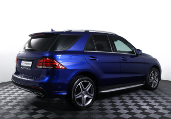 Подержанный автомобиль Mercedes-Benz GLE 2017 года (5 фото)